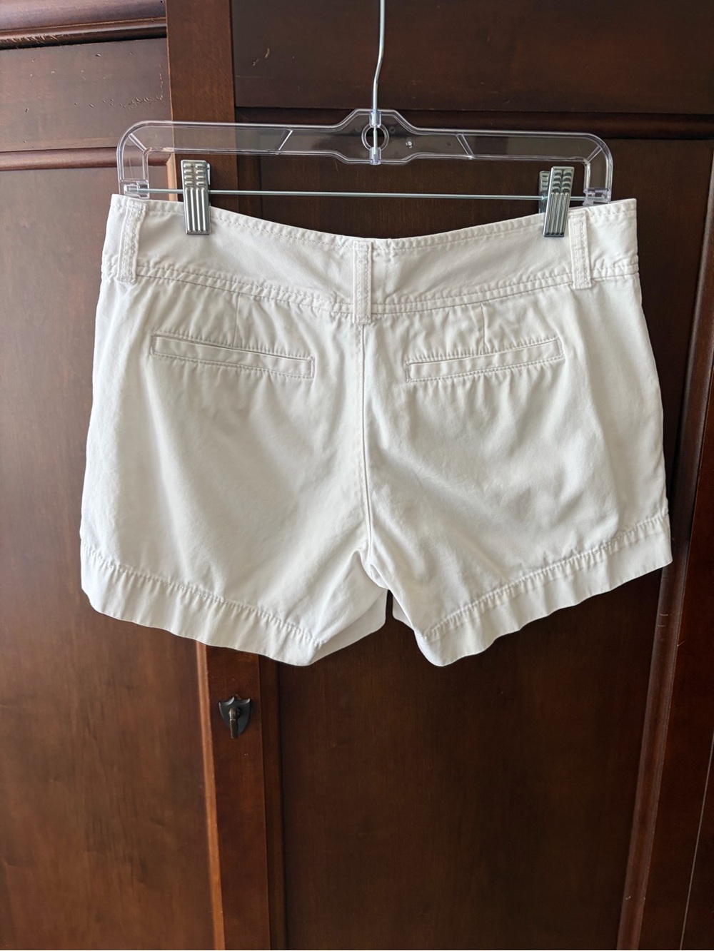 Lilly Pulitzer Women's White Casual Cotton Callahan Shorts size 2 - Picture 2 of 3